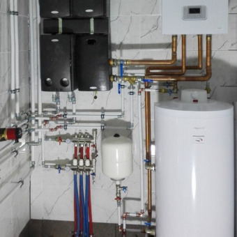 Пример размещения бойлера Hajdu AQ IND 150 SC в котельной